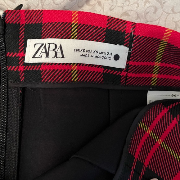 Red Plaid Zara Mini Skirt - Picture 5 of 5